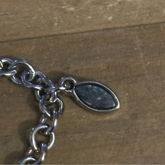 Michael Kors rhinestone toggle bracelet - Picture 6 of 8